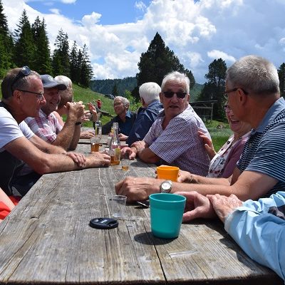 Gemütliches Beisammensein beim Mittagessen