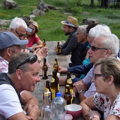 Gemütliches Beisammensein beim Mittagessen