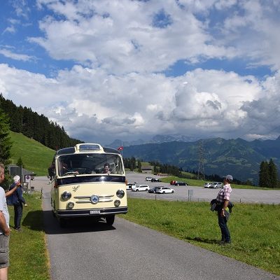 OMR wandert, der Bus fährt alleine ans Ziel
