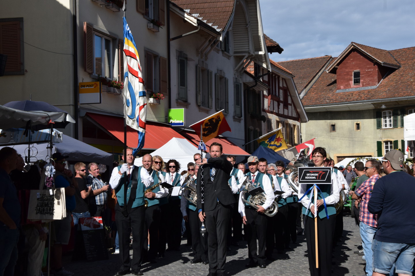 Die Ortsmusik Rüediswil spielt am Läset-Sunntig in Erlach 2019