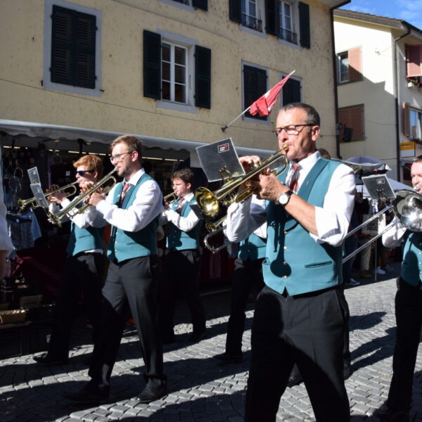 Läset-Sunntig Erlach Ortsmusik Rüediswil spielt tolle Märsche