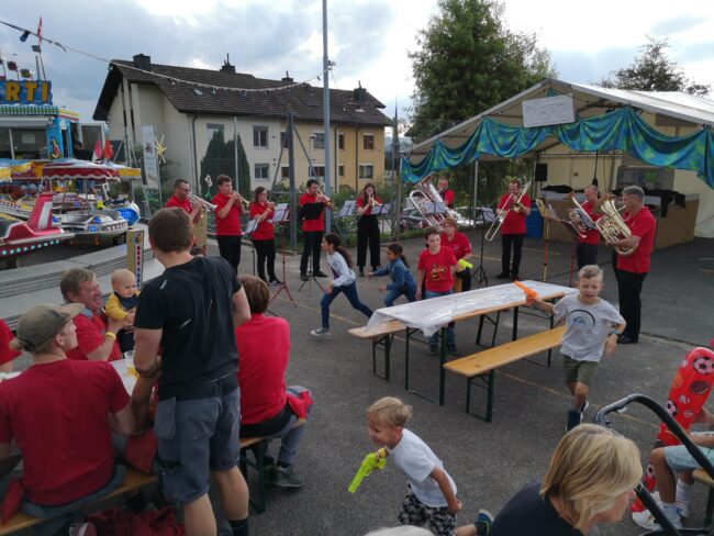 Kleinformation aus Knutwil spielte an der Kilbi Rüediswil