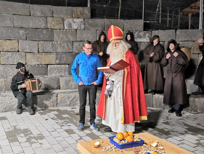 Besuch des St. Niklaus am Chlaushöck 2021 der Ortsmusik Rüediswil