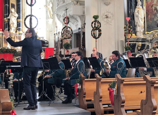 Patrick Hummel dirigiert die OMR am Palmsonntag 2022