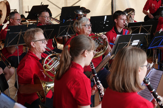 Mit popigen Melodien erfreut die OMR das Publikum