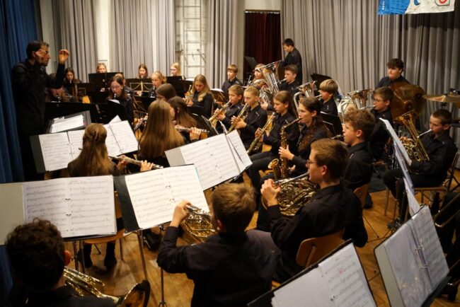 Jungmusik Rottal am Konzert der Ortsmusik Rüediswil