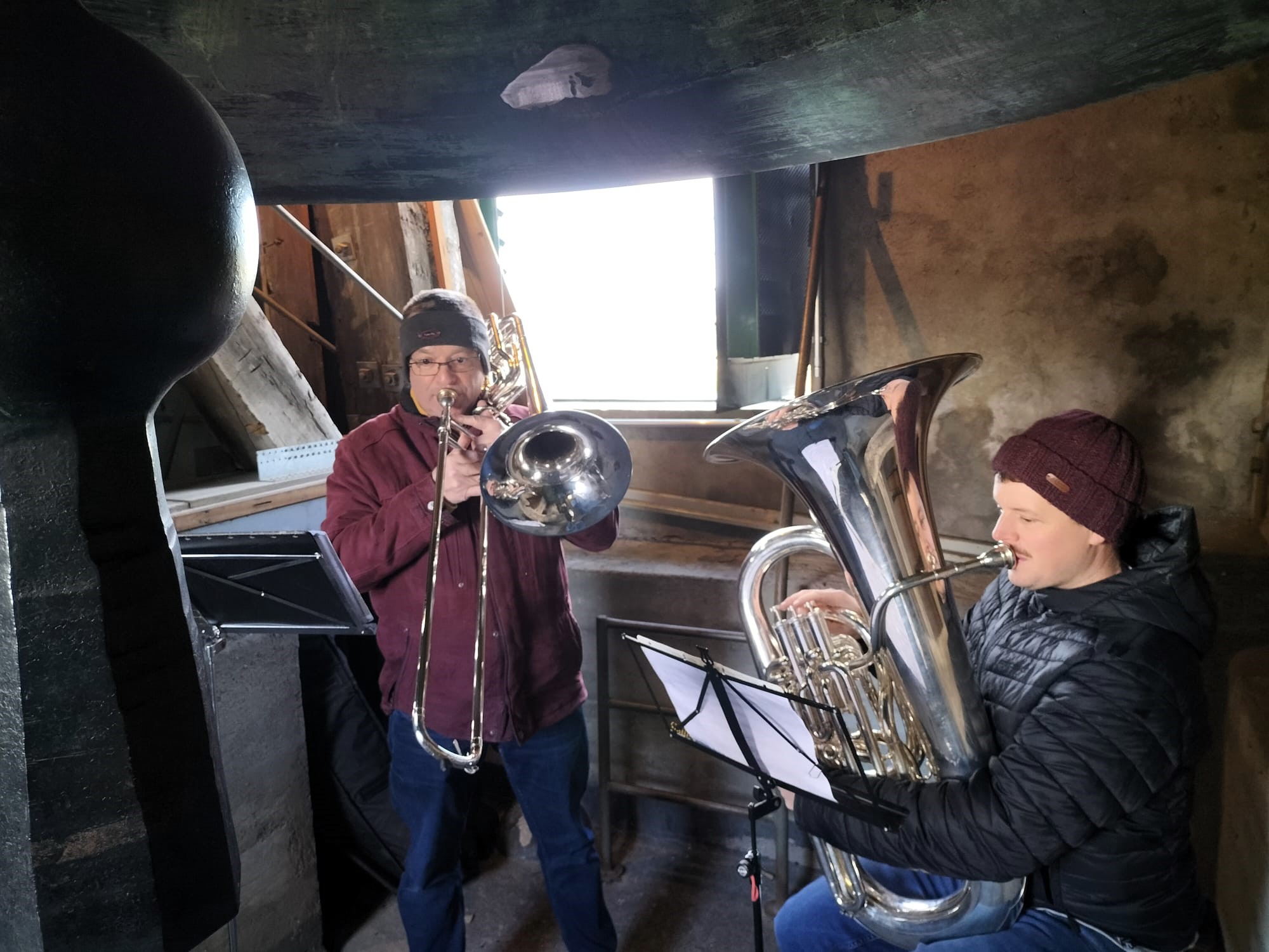 Turmmusik, Turmbläser der Ortsmusik Rüediswil spielen am 25. Dezember um 10.00 Uhr im Kirchturm Ruswil.