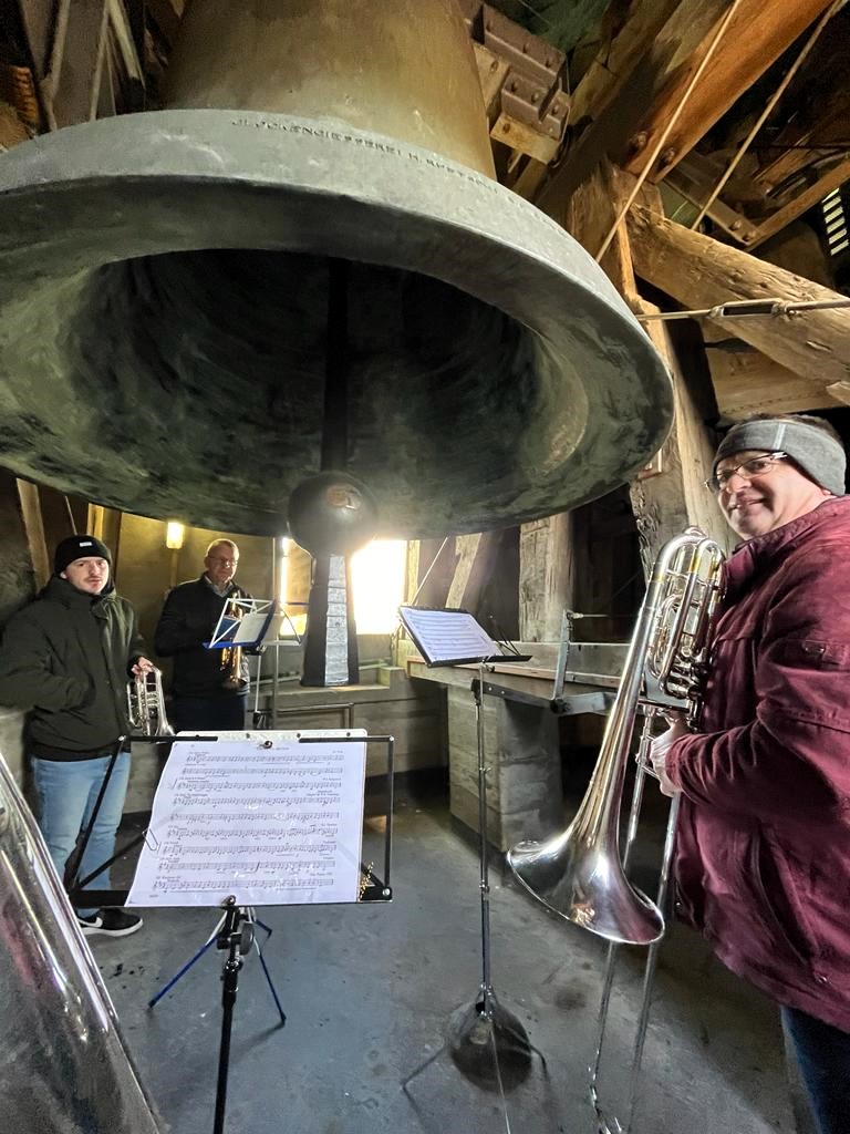 Weihnachten, Turmmusik, Turmbläser der Ortsmusik Rüediswil. Ein Blick in den Kirchturm Ruswil