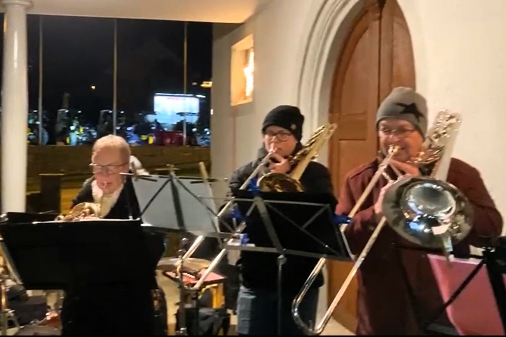 Weihnachtszauber der Ortsgemeinschaft Rüediswil mit einer Kleinformation der Ortsmusik