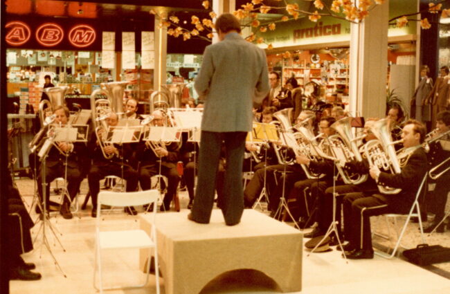 1978 spielte die Ortsmusik Rüediswil unter der Leitung von Vinzenz Waller ein Ständchen im Shopping Center Emmen.