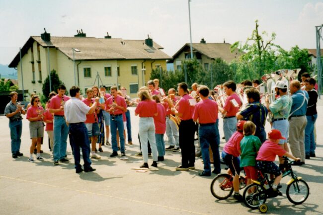 Unter der Leitung von Konrad Zemp spielte die Ortsmusik Rüediswil zahlreiche Ständchen.