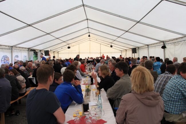 Beim Restaurant Lamm in Buholz führte im Juni 2014 die Ortsmusik Rüediswil zusammen mit dem Männerchor Ruswil ein Matineekonzert durch.