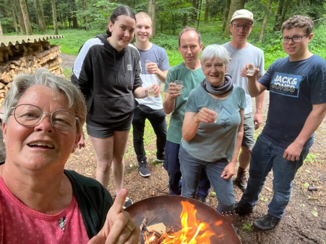 Das OK der Ortsmusik Rüediswil ist bereit für das Picknick im Rüediswiler Wald.