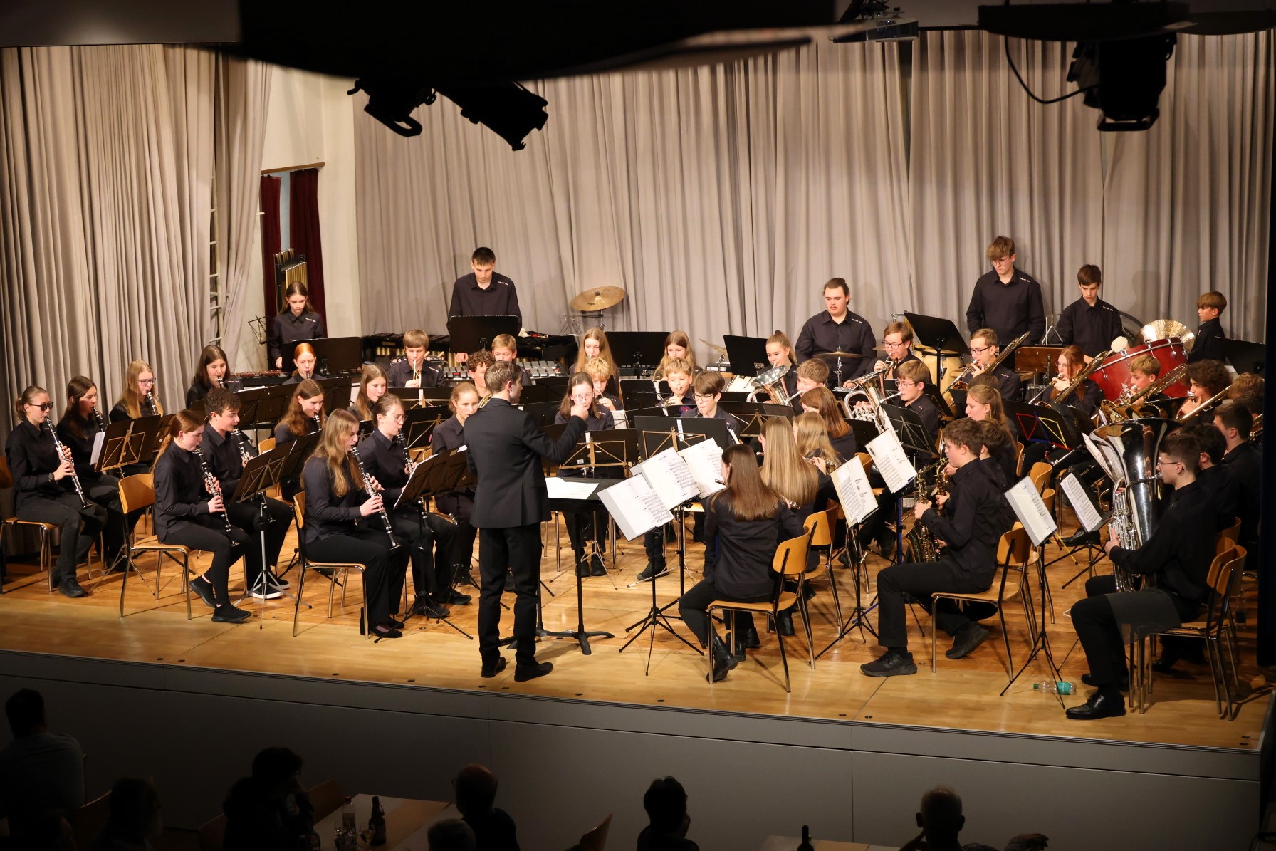 Die Jungmusik Rottal eröffnete den Vortrag der Ortsmusik Rüediswil am Sonntag. 10. November