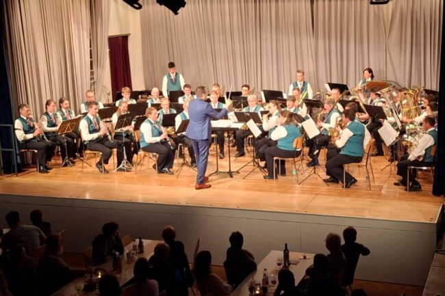 Das Jahreskonzert 2024 der Ortsmusik Rüediswil fanden am 9./10. November im Pfarreiheim Ruswil statt.