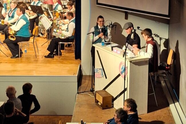 Andrea Lieb durfte als Neumitglied am Quizz des Radio OMR 1 teilnehmen und wünschte sich als Belohnung das Stück Puls.