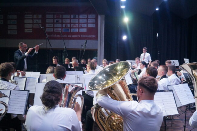 Musikfest Sursee 2025 Auftritt der Ortsmusik Rüediswil unter der Leitung von Patrick Hummel.