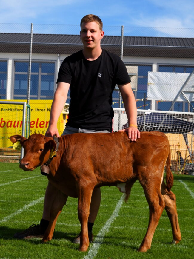 Der Gewinner des Kuhkalbs Bingo an der Chilbi Rüediswil 2025 ist Kilian Rosenberg.