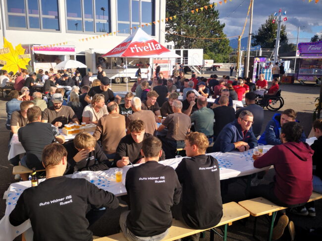 Die Ortsmusik organisierte das Feierabendbier an der Chilbi 2025 in Rüediswil / Ruswil.