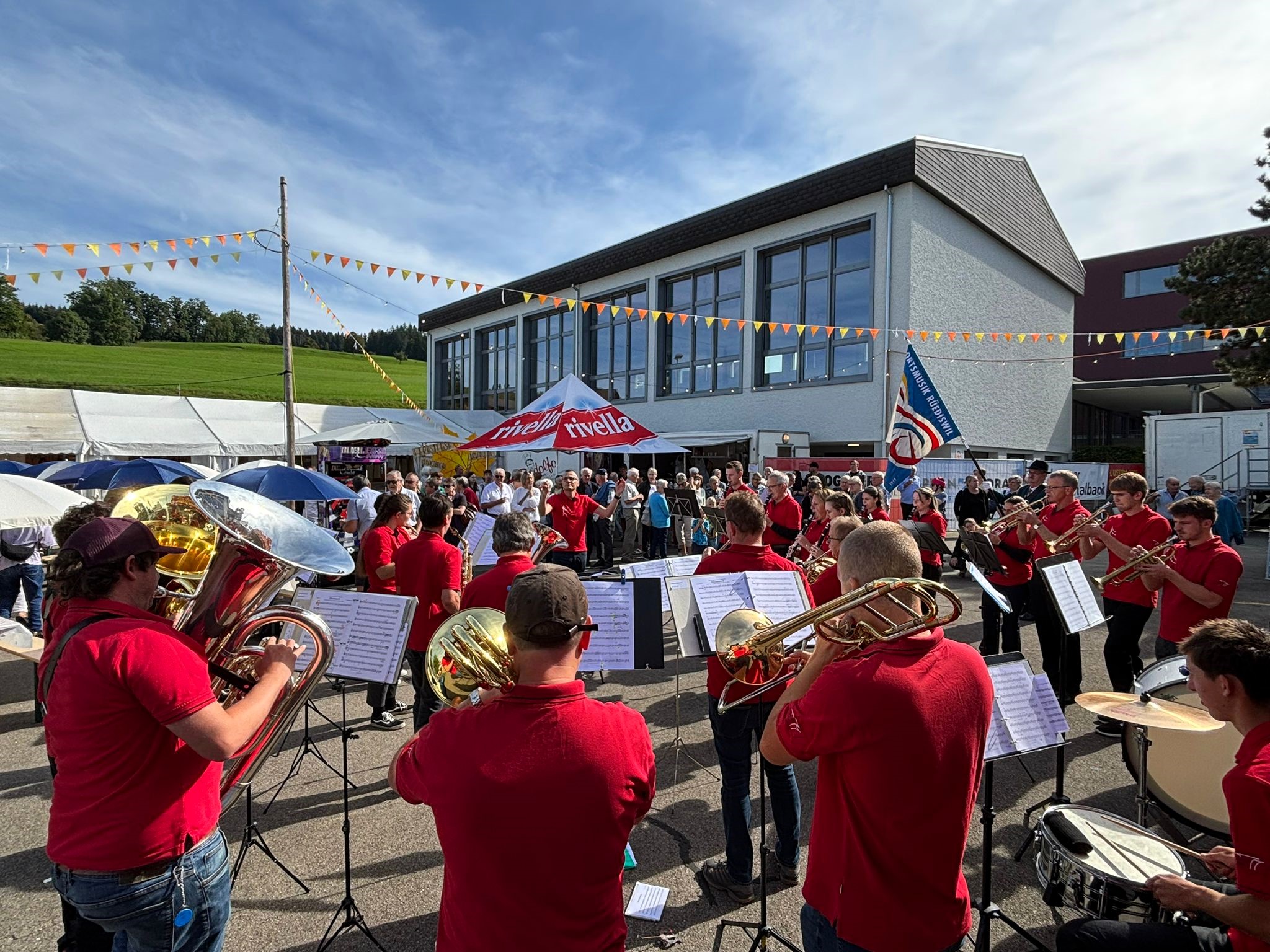 Die Ortsmusik Rüediswil spielte am Sonntag, 7. September 2025 ein Ständli am Kilbisonntag.