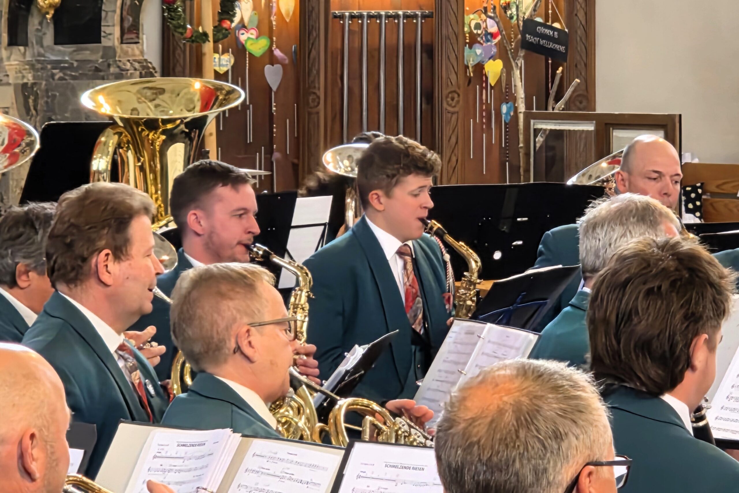 Zur Besetzung der Ortsmusik Rüediswil gesellten sich auch Mitglieder aus der Jungmusik Rottal.